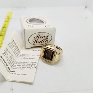 Vintage Maxim Gold Tone Stretch Digital Ring Watch LCD In Box Not Working